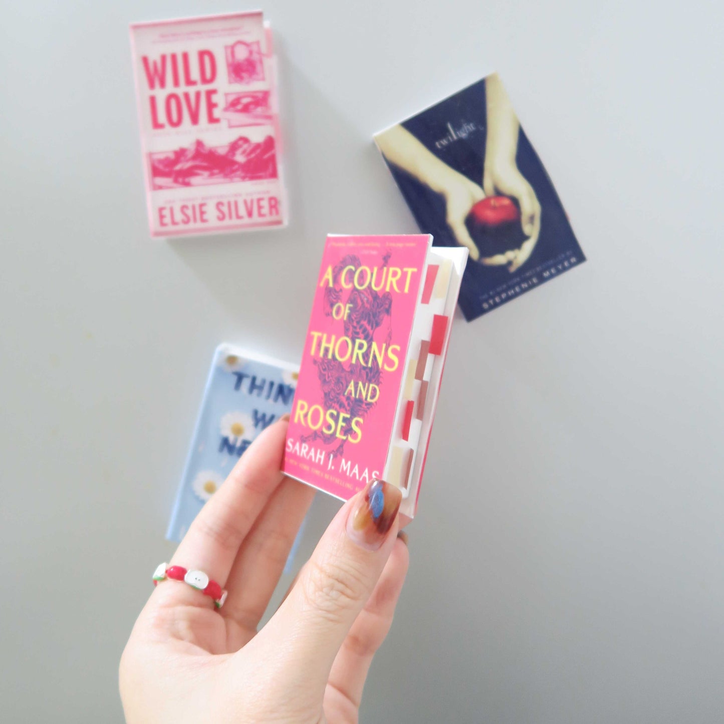 Mini Books Magnet™